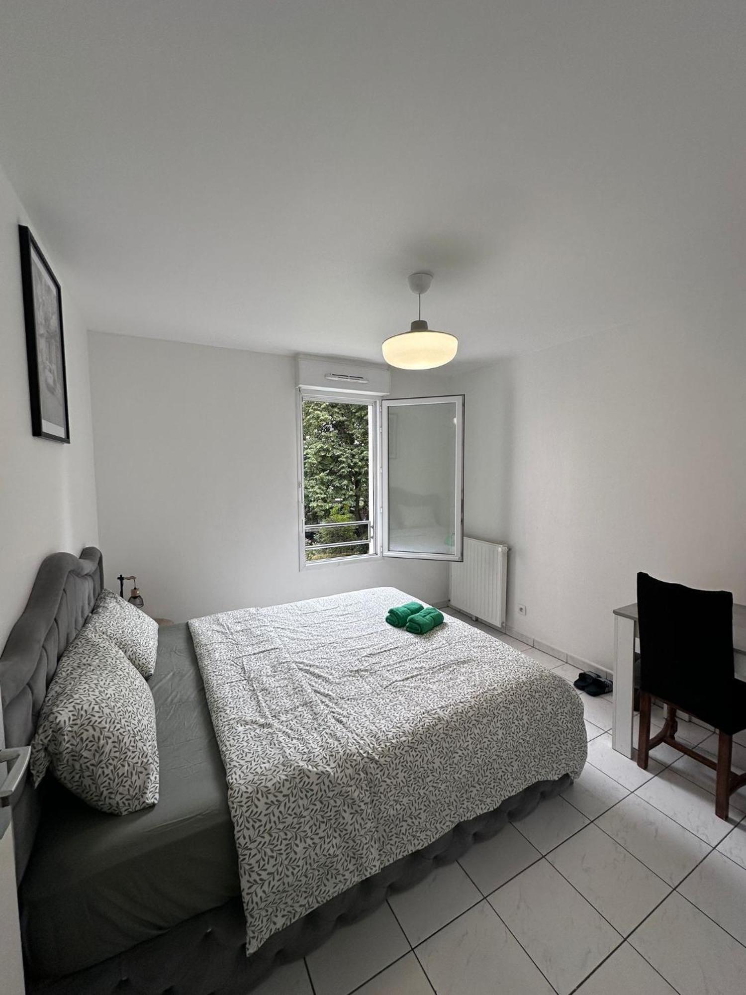 Ferienwohnung Sri-Indo Bobigny Paris Exterior foto