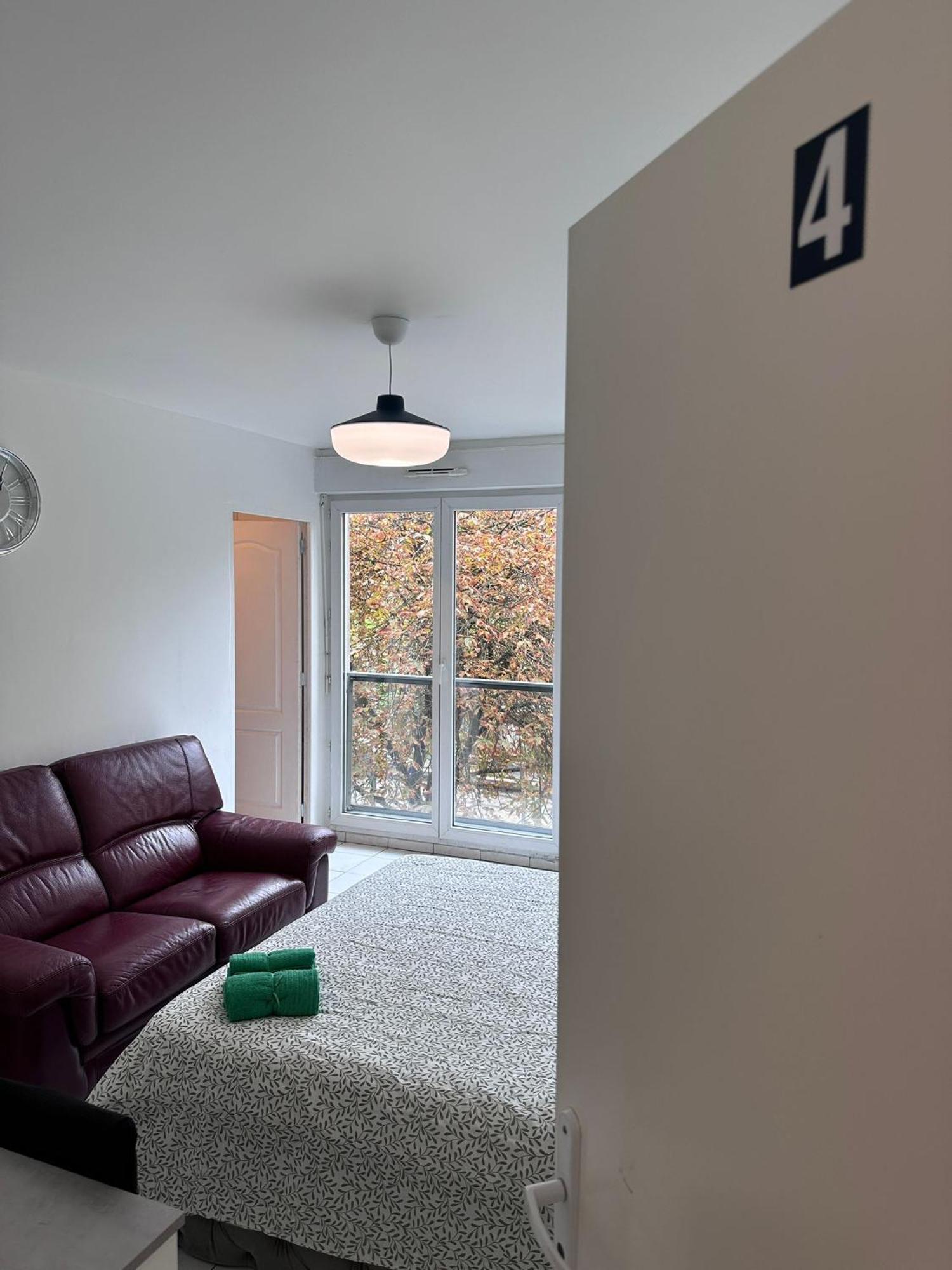 Ferienwohnung Sri-Indo Bobigny Paris Exterior foto